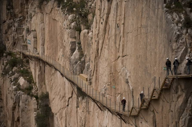 全球十大懸崖步道排行榜 中國上榜三處，每一個都超驚險