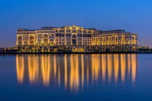 杜拜十大最昂貴的酒店排行榜：范思哲宮殿酒店第一，帆船酒店上榜