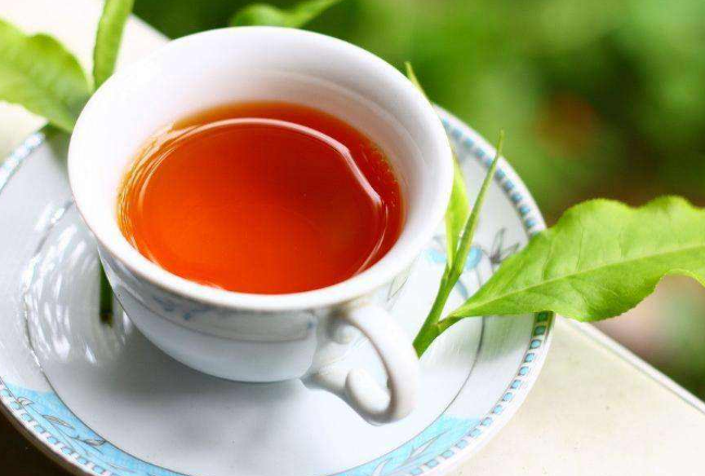 7種最佳減肥飲品 純淨水上榜，綠茶排名第一