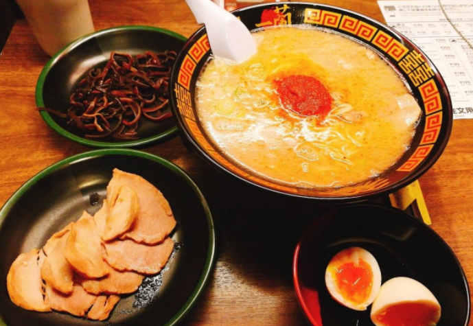 日本旅行必吃的傳統小吃 章魚小丸子人氣最高，關東煮一定要吃