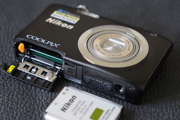 尼康最小的數位相機：Coolpix A100