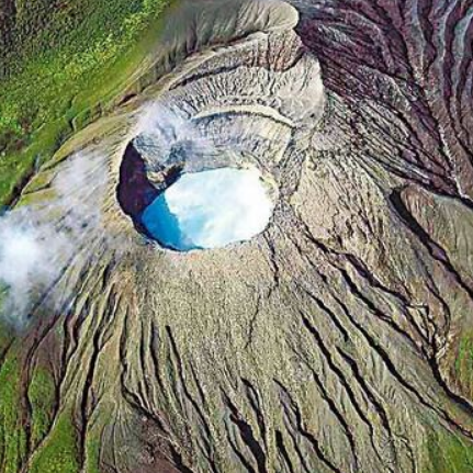 伊拉蘇火山