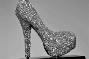 世界十大最貴的鞋 紅寶石鞋鑲滿鑽石和寶石,第六售價一億左右