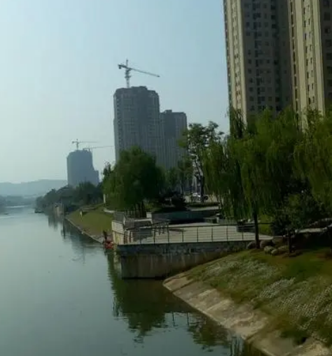 句容市鎮江黃梅河