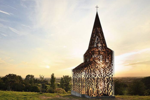 世界十大最奇葩的建築 個個奇形怪狀，還有透明的教堂