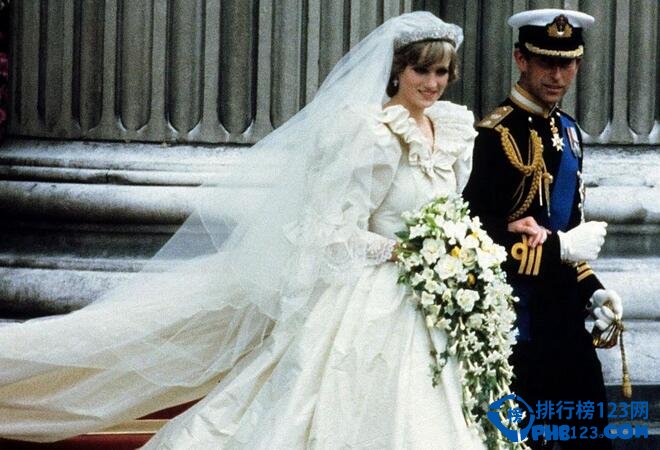 世界上十大最唯美婚紗 夏琳王妃4萬顆水晶鑲嵌