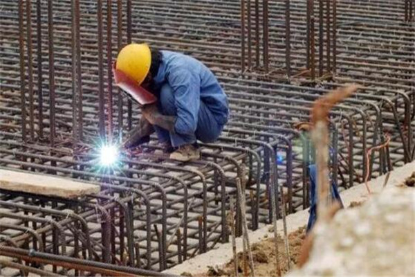 建築技工工種排行榜，水電工/膩子工上榜，木工職業範圍最廣