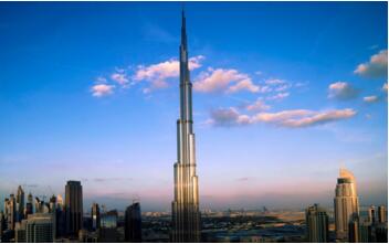 杜拜最高樓叫什麼？杜拜最高樓哈利法塔828米刺破雲層