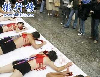 西方對付女人的十大酷刑：每個都慘不忍睹！