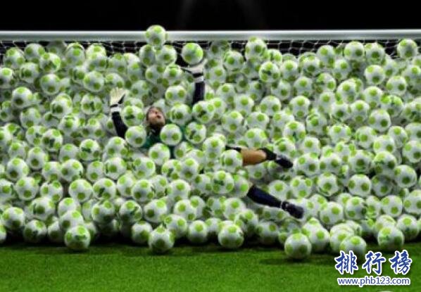 足球十大世界紀錄:萊萬多夫斯基9分鐘5球,中國球王上榜