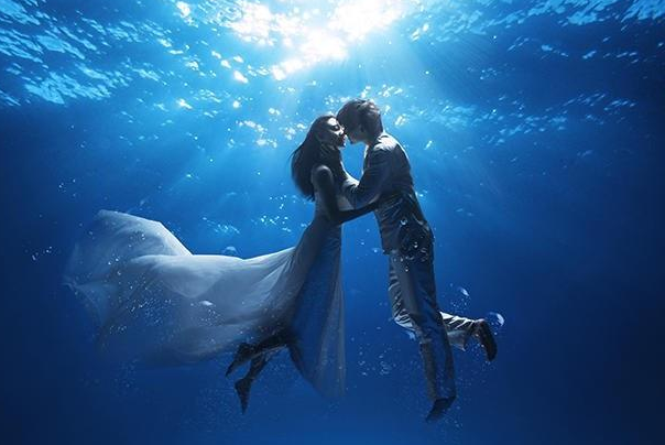 水下婚紗照貴嗎 哪裡適合拍攝水下婚紗照