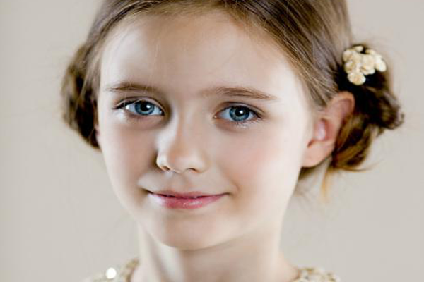俄羅斯十大最漂亮童星 萌哭了！她曾被評為世上最美小女孩