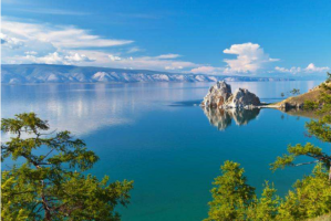 全球五大最深湖泊排行榜 貝加爾湖位列榜首，最深處達1680米
