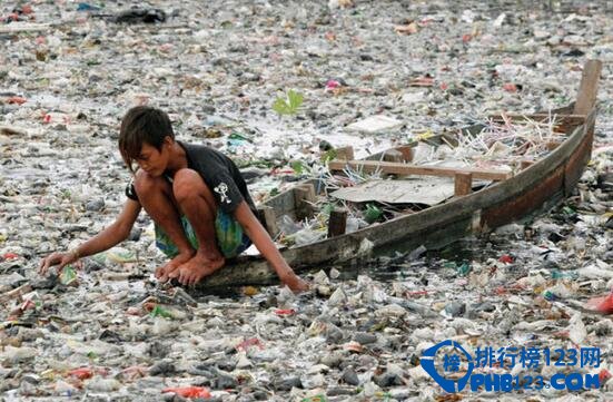 世界上最髒的河流 印尼芝塔龍河(撿垃圾的收入比捕魚更高)