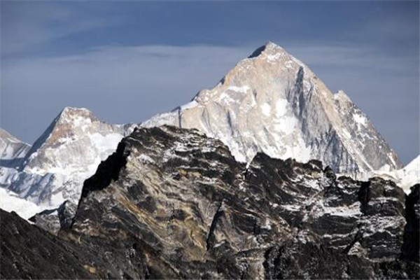 世界十大山峰 珠穆朗瑪峰全球最高，第六又稱魔鬼峰