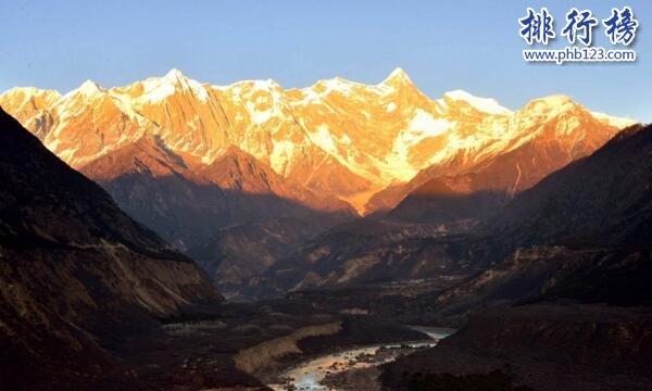 世界上最美的山峰排行榜,諾魯赫伊山攝人心博
