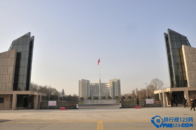 中國十大軍校排名第二炮兵工程學院第二炮兵工程學院