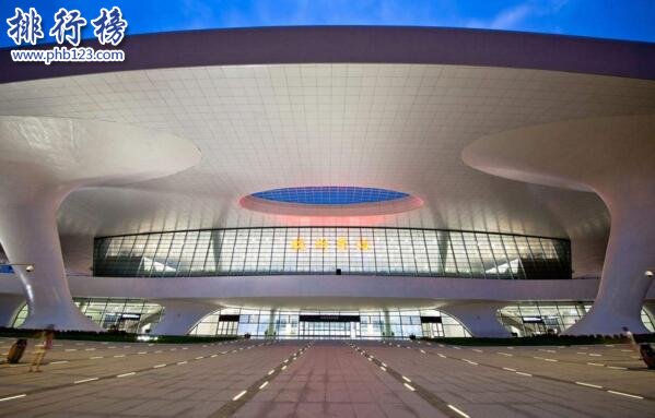 中國十大最大的火車站排名,廣州新站堪比30個天安門廣場
