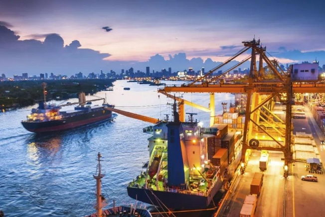 世界十大著名的港口 中國上榜六個，第一為新加坡