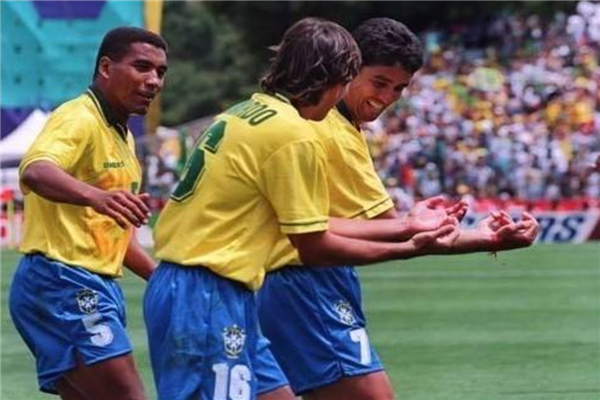 巴西足球巨星排行榜