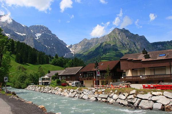 瑞士十大最美小鎮 因特拉肯第一，第二是極限愛好者天堂