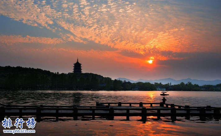 西湖有哪些著名的景點？杭州西湖十大景點介紹